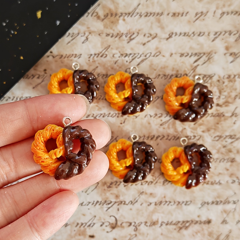 Resin Art Bracelet - 6Pcs Simulation Heart Chocolate Resin Charms