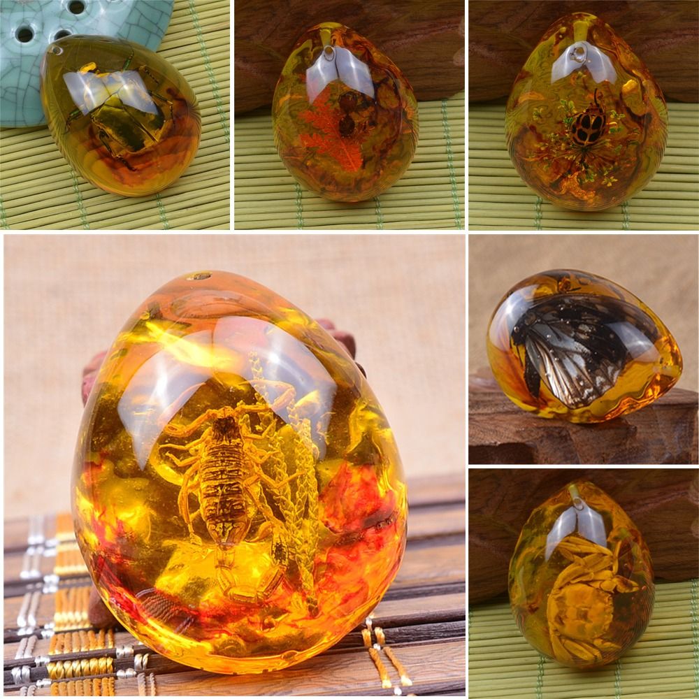 Natural Rough Butterfly Amber  - Resin Art Necklace recension och pris