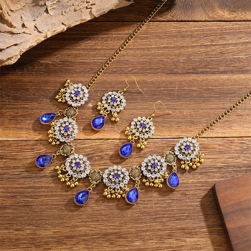 Kymyad Ethnic Vintage Rhinesto - Resin Art Necklace recension och pris
